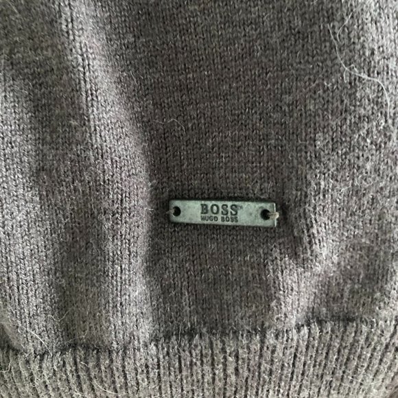 Hugo Boss 1/2 zip sweater - Picture 2 of 6